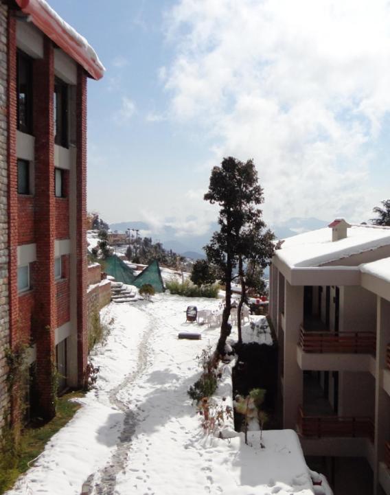 Club Mahindra Kanatal Buitenkant foto