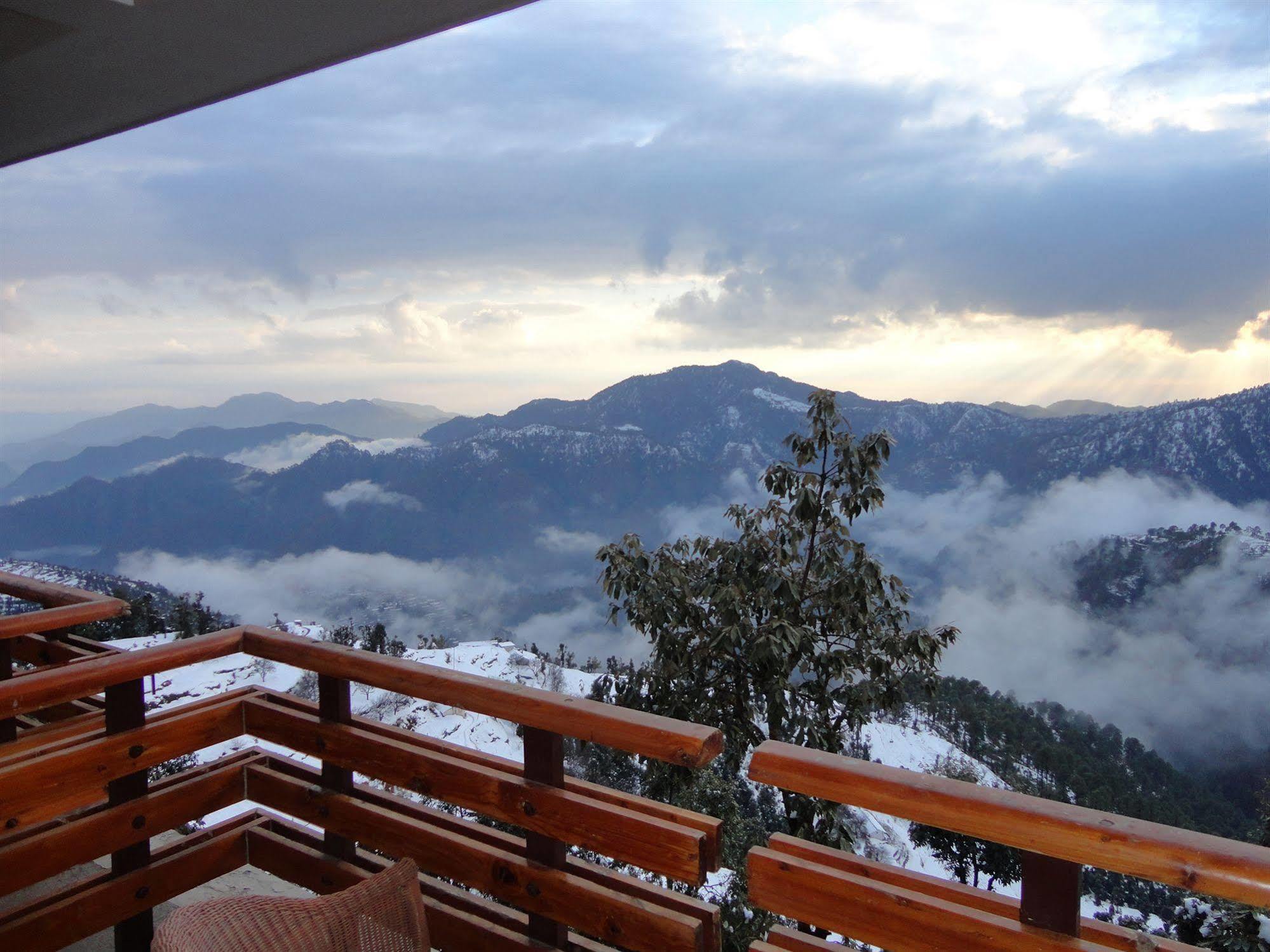 Club Mahindra Kanatal Buitenkant foto