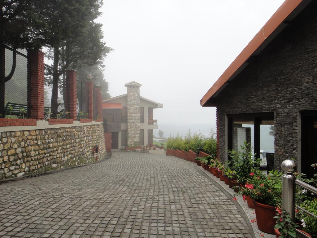 Club Mahindra Kanatal Buitenkant foto